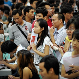 经济增长放缓 大学生就业难