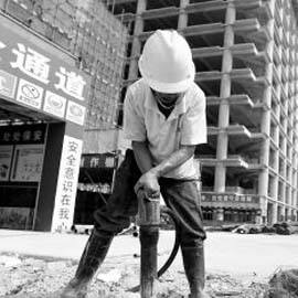 2015广州建筑业工人纳入工伤保险