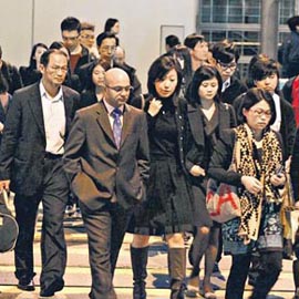 报告：香港打工族明年加薪4.1%至4.3%