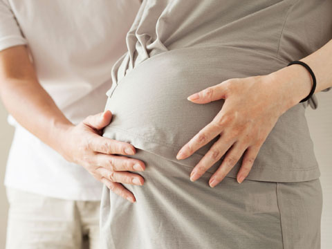 怀孕期间如果不续签合同，生育津贴该怎么算？