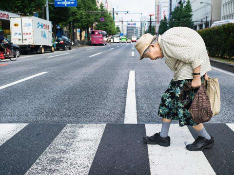 日本：被迫修改最保守政策 扩大接纳外国劳动者