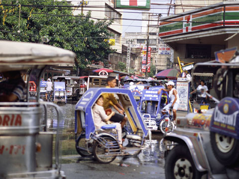 菲律宾：劳工上街 要求废除「试用期」制