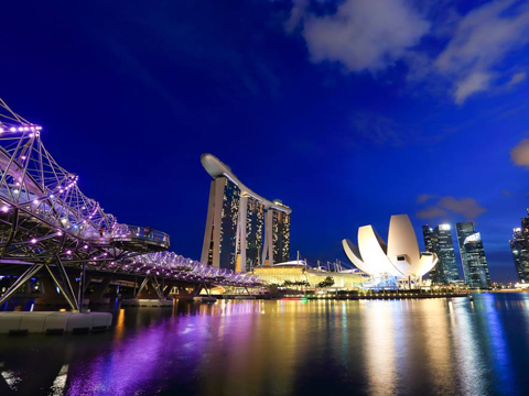 新加坡：工资上限再次调高 月薪低于1300元可加薪50至70元
