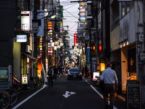 日本：安倍拟将退休年龄提高至65岁以上